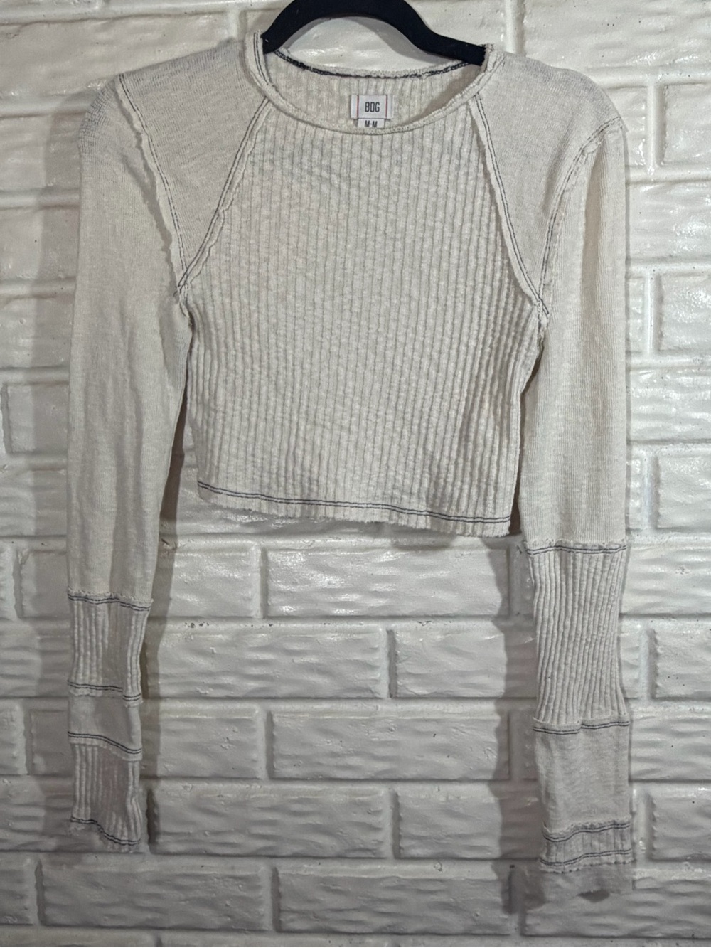 BDG by Urban Outfitters cream/oatmeal long sleeve cropped top, size M/M